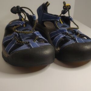 Keen Women's Navy and Black Adventure Sandals